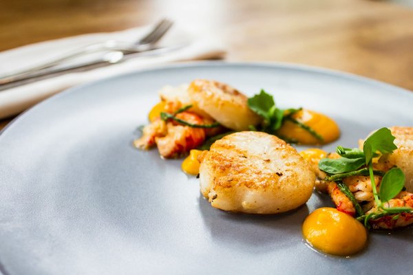 Quelles sont les caractéristiques distinctives de la boutique Paris Polska, spécialisée dans les produits polonais ?