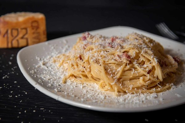 Quelles astuces pour une carbonara allégée sans crème fraîche ?